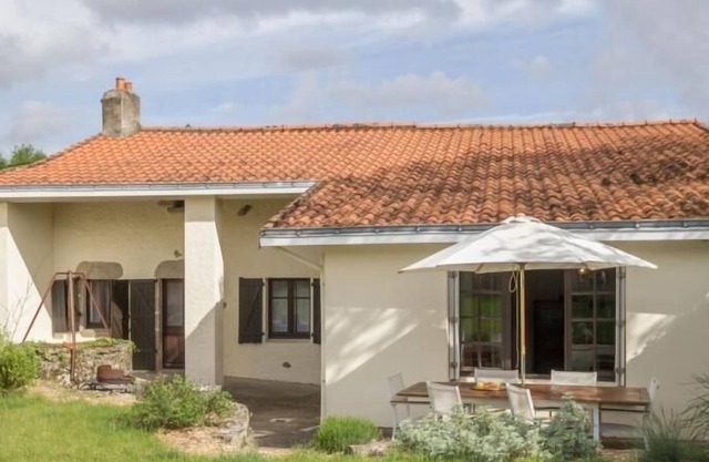 Inn Aigrefeuille-sur-Maine, 2 bedrooms, 5 people