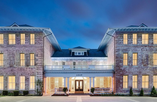 Inn at Carnall Hall