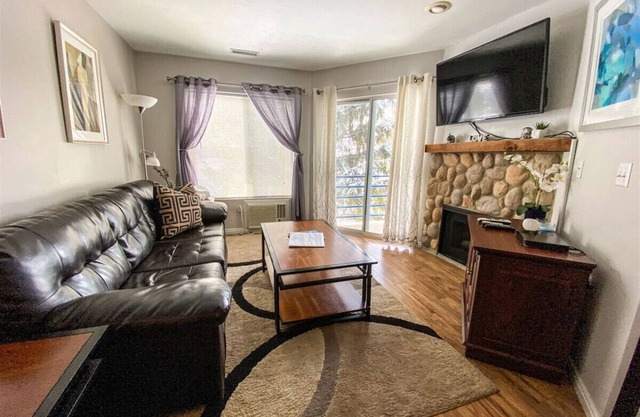 Inn Building Condo #206 Beautiful updated condo