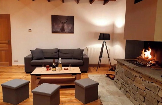 Inn 'Gite Les Sabots De Venus' with Mountain View, Private Terrace and Wi-Fi