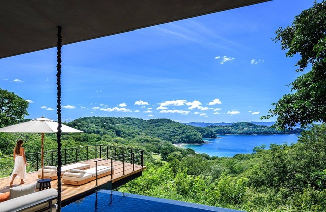 International Artist’s Winter home in Paradise!