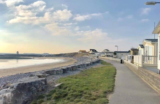 Inviting 3-Bed Caravan in Porthcawl