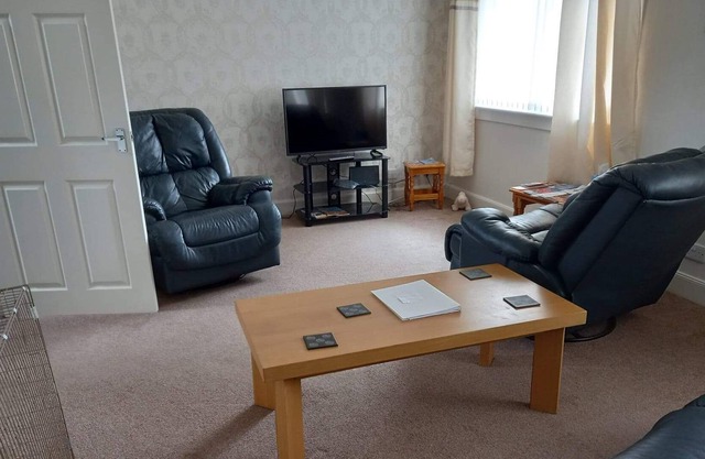Inviting, light and airy 3-Bed Apartment in Wick