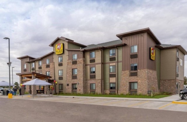 Inviting Room Free Parking Near Homestead National Historical Park