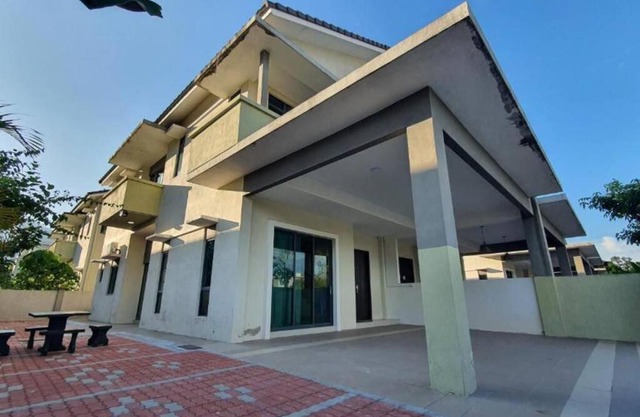 Ipoh Meru Landed Semi D with Barbeque for 12 Pax