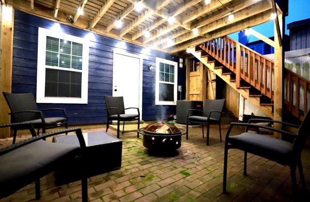 Irie Blue: 4/20-Friendly Oasis w/ Patio & Firepit