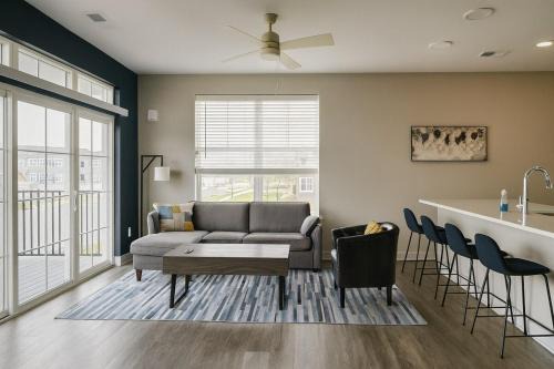 IRIE Living Retreat Kg 2bd Gym Pool Brand New