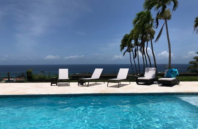 Isabela Cliff House: Breath-taking Ocean View and large pool