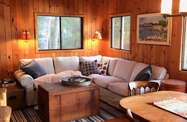 Island Cottage - Private and Spacious