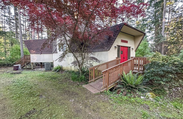 Island getaway with balcony, Wifi, Washer/Dryer and waterview