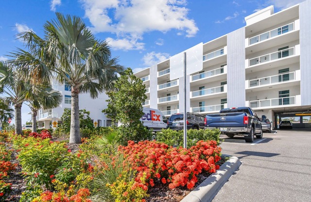 Island Way Luxury Condo