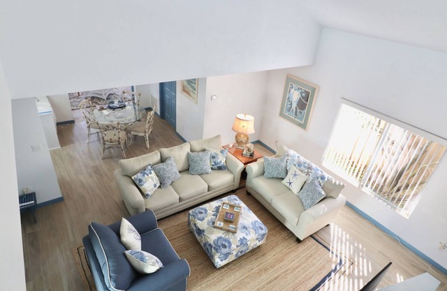 Isle of Grace steps from Flagler Ave and the beach!