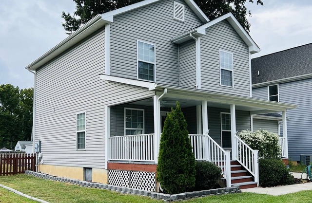 It's A Beautiful Day Cottage, Pet Friendly and Walking Distance to the Beach