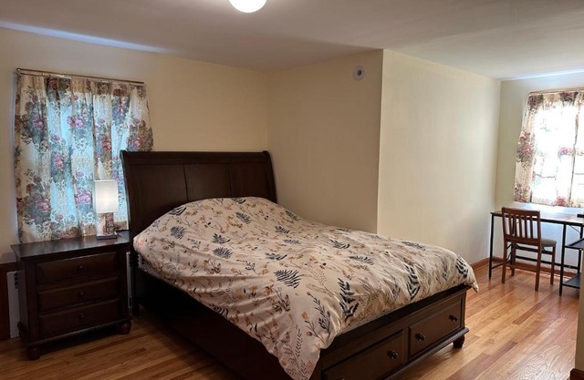 J1 Pleasant Room near Rutgers U, hospitals