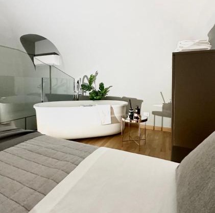 Jacuzzi Luxury Apartment in the Town Centre