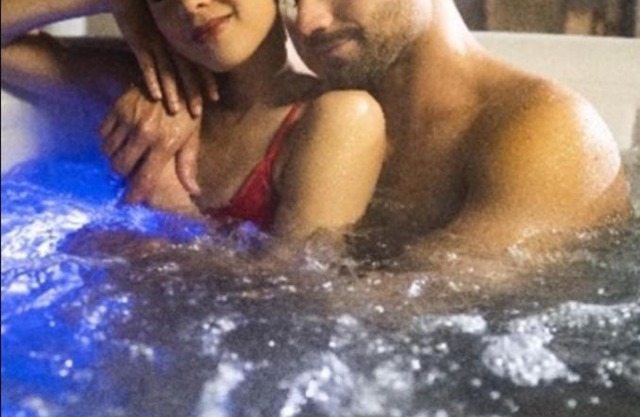 Jacuzzi Massage sur rdv,Duo,reiki,californien, réflexologie plantaire, et bouteille mousseux offerte