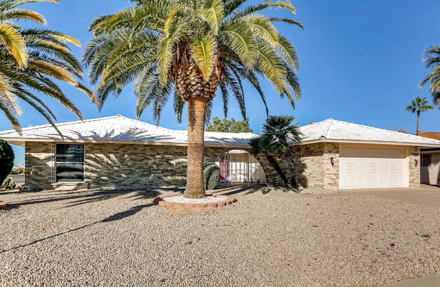 JAN-FEB-MARCH FURNISHED RENTAL IN THE HEART OF SUN CITY WEST!