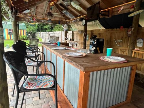 Jan's Oasis Family Retreat Pool Bar Games & Fun