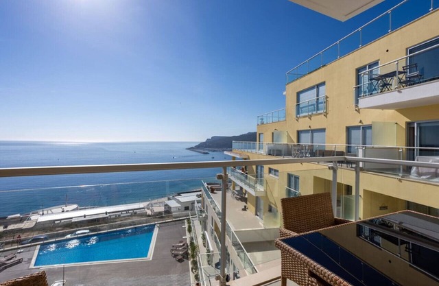 Janelas de Zimbra | Lovely Apt with Pool and Sea V