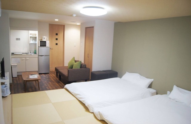 Japanese family 2 double mattresses1 single matt - Room 301/Osaka Ōsaka