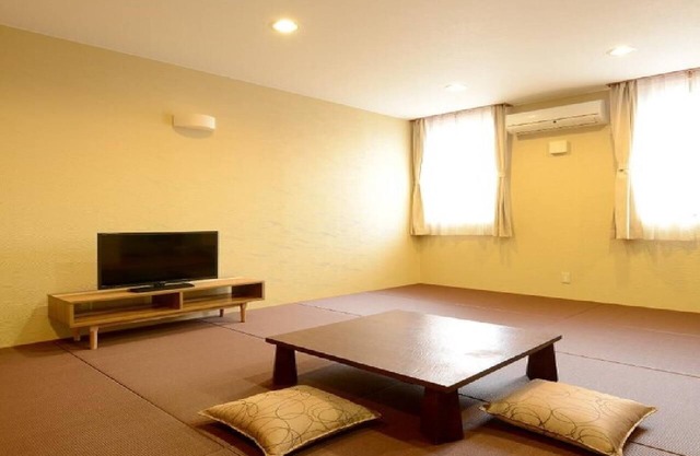 Japanese room with bedrock bath color bath hot s/Iyo-gun Ehime