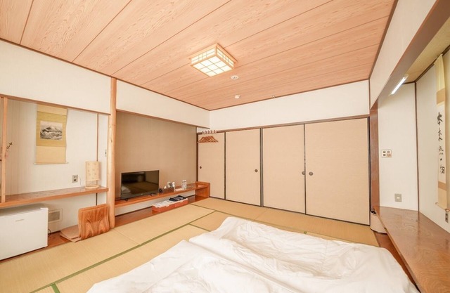 Japanesestyle roomBreakfast and dinner included /Minamitsuru-gun Yamanashi