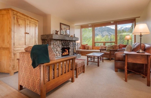 JHRL - Lupine 1923 - Great Location in the Aspens, Walk to Market and Bus Stop