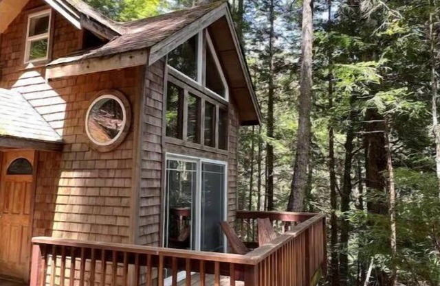 Jimmy’s Hike In cabinn A tranquil retreat, family, and romantic getaway