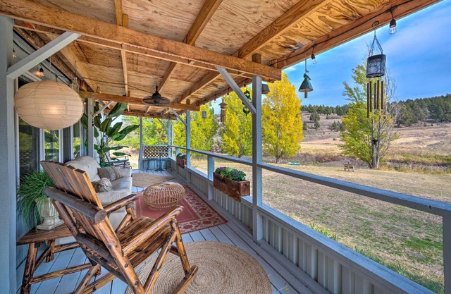 John Day Lakehouse with a Great Outdoor Space!