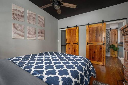 Johns Hopkins Historic Renovated home - Fells Point!