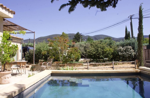 Jolie Maison Avec Piscine Dans Quartier Calme