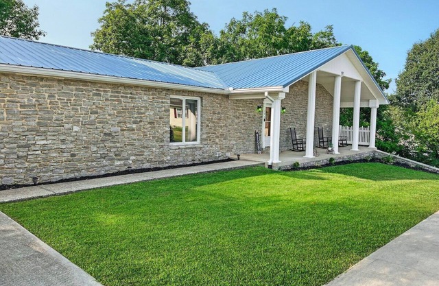 Joy On The Lake · Cumberland Canvas: Lake View, Fire Pit & Game Room