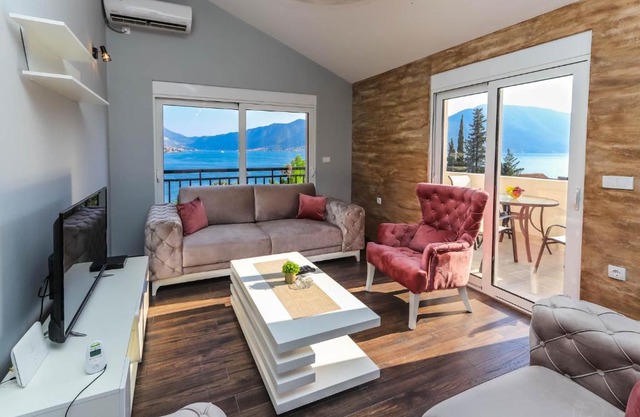 JR Luxury Apartment