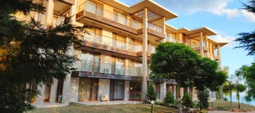 JULY MORNING SEAside HOTEL