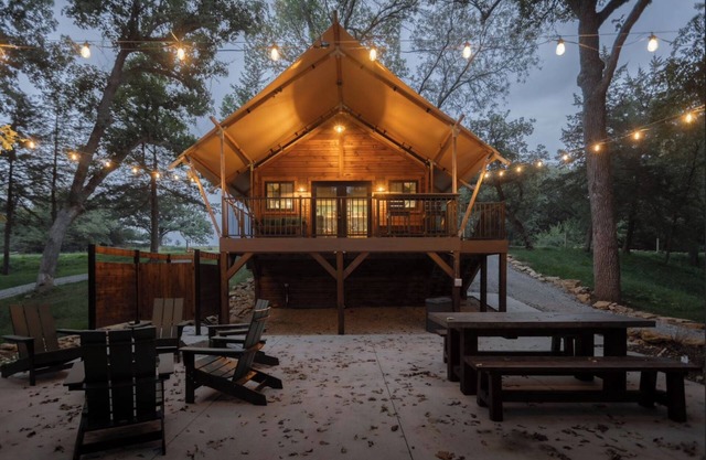 Jungalow - Canvas Safari Cabin | 2 Bed, 1 Bath with Hot Tub