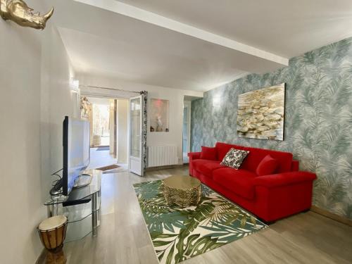 Junglissime - By BEST KEYS - Déco Jungle & Grand Patio Privé - 1 chambre séparée & 1 canapé convertible - Centre Ville - Smart TV - Machine à Café Nespresso - WiFi Fibre - Check-in Autonome - Parking Facile & Gratuit