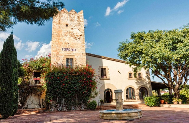 Just 5 minutes from the beach, 15 minutes from Barcelona, Luxury villa