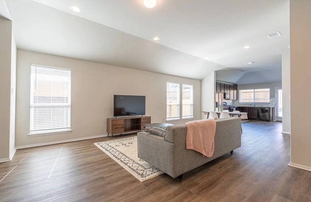 Just Built! Cozy & Sunny 3-Bedroom in South Austin