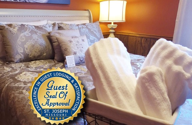 Just Perfect! Clean & Comfy Two-Bedroom Home!