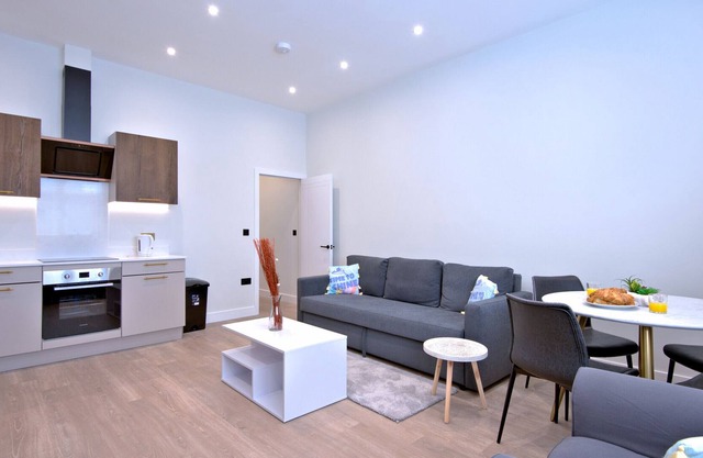 K Suites - Beautiful Central 2 bed Flat - Sleeps 6