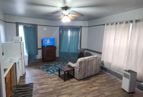K2 Affordable 2nd Floor 1BR Near MTU w Keweenaw Fun