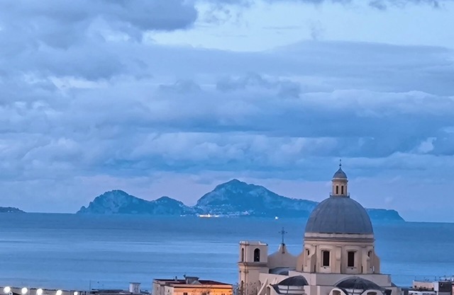 Kairòs - Short Term Rental. Fabulous location between Naples Pompeii Sorrento.