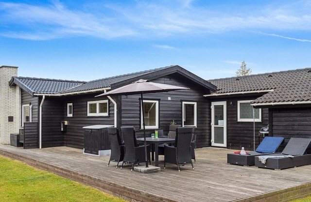 "Kalevi" - 900m from the sea by Interhome