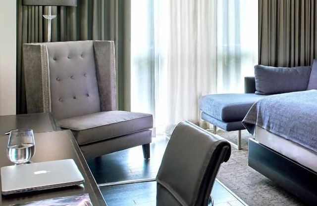 Kansas City Getaway! Pool, Pets Allowed, Minutes To Fountain Of Neptune