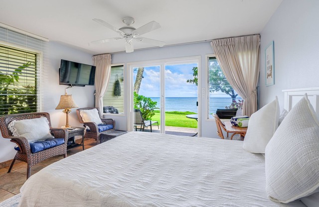Kapaa Sands Unit 10 Direct Oceanfront Studio