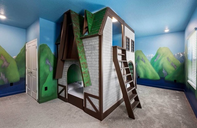 Karaoke Cove | Music Rm, PVT Pool, Fab LR/DR, Storybook Theme BR, Steps to Beach