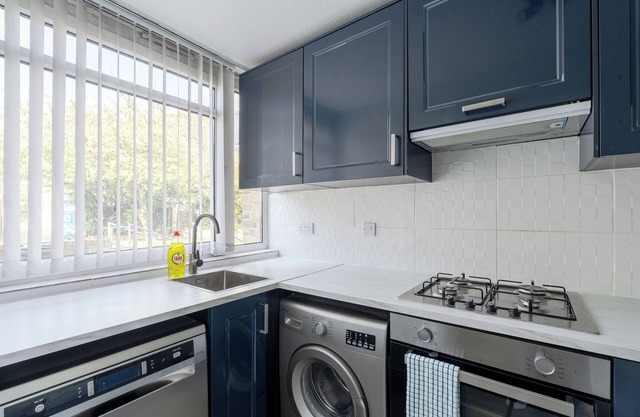 Karazo Property- Luxury 2 bed in Croydon