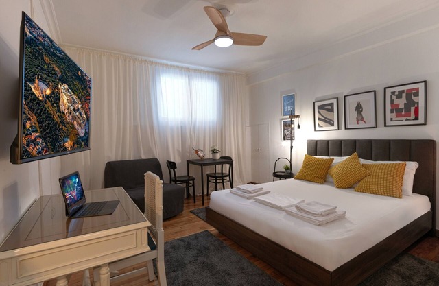 Karneadou34·Semi Basement·Modern Living in Kolonak