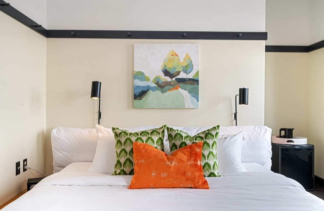 Kasa | Comfy Studio, Explore East Liberty | The Maverick