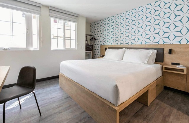Kasa The Niche | Cozy King, Downtown Redwood City